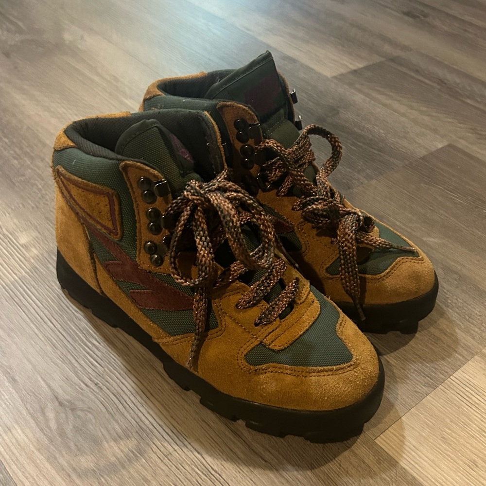 Hi-Tec Hiking Boots - Brown and Green